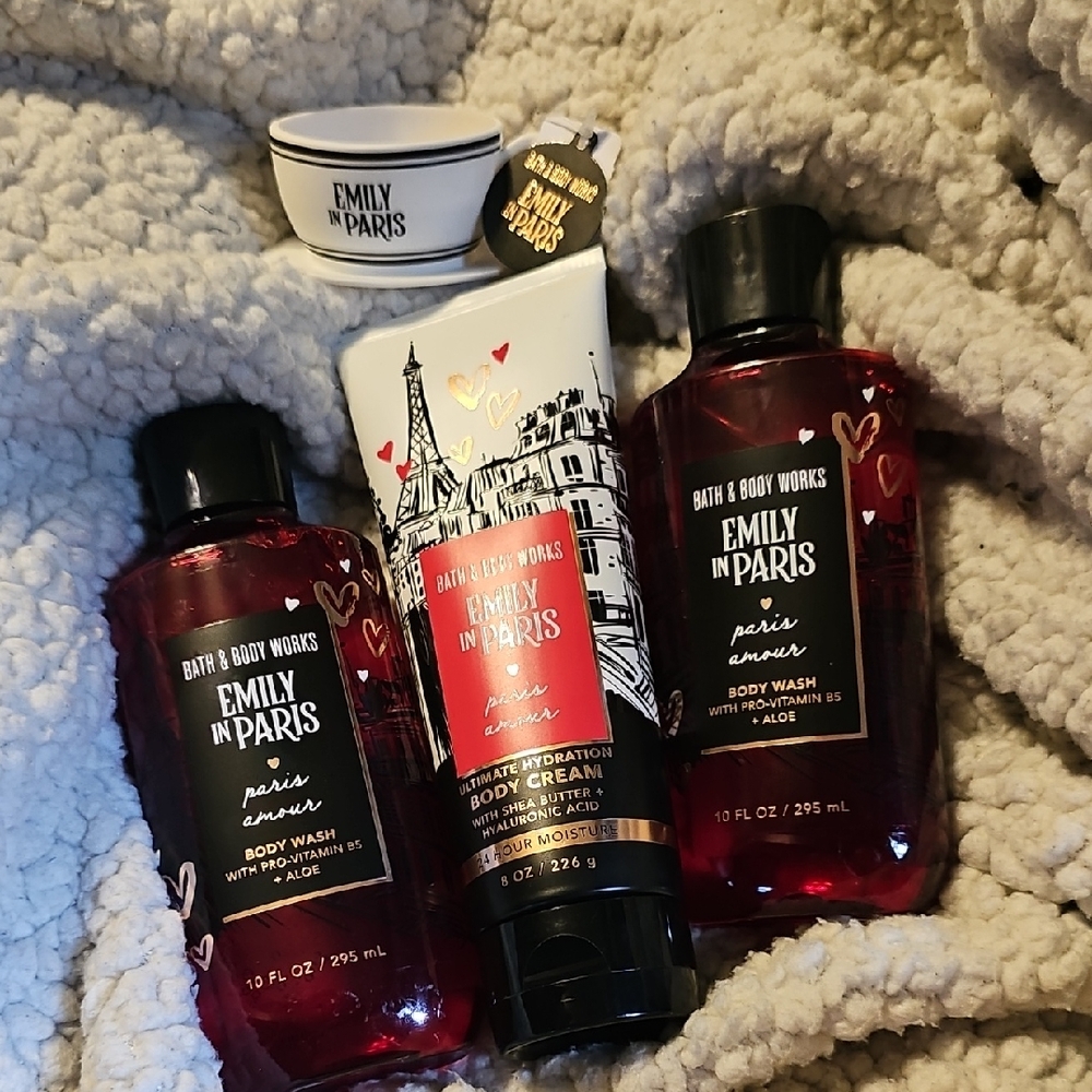 Emily In Paris Bath & Body Works Red Body Wash Luxurious Collection